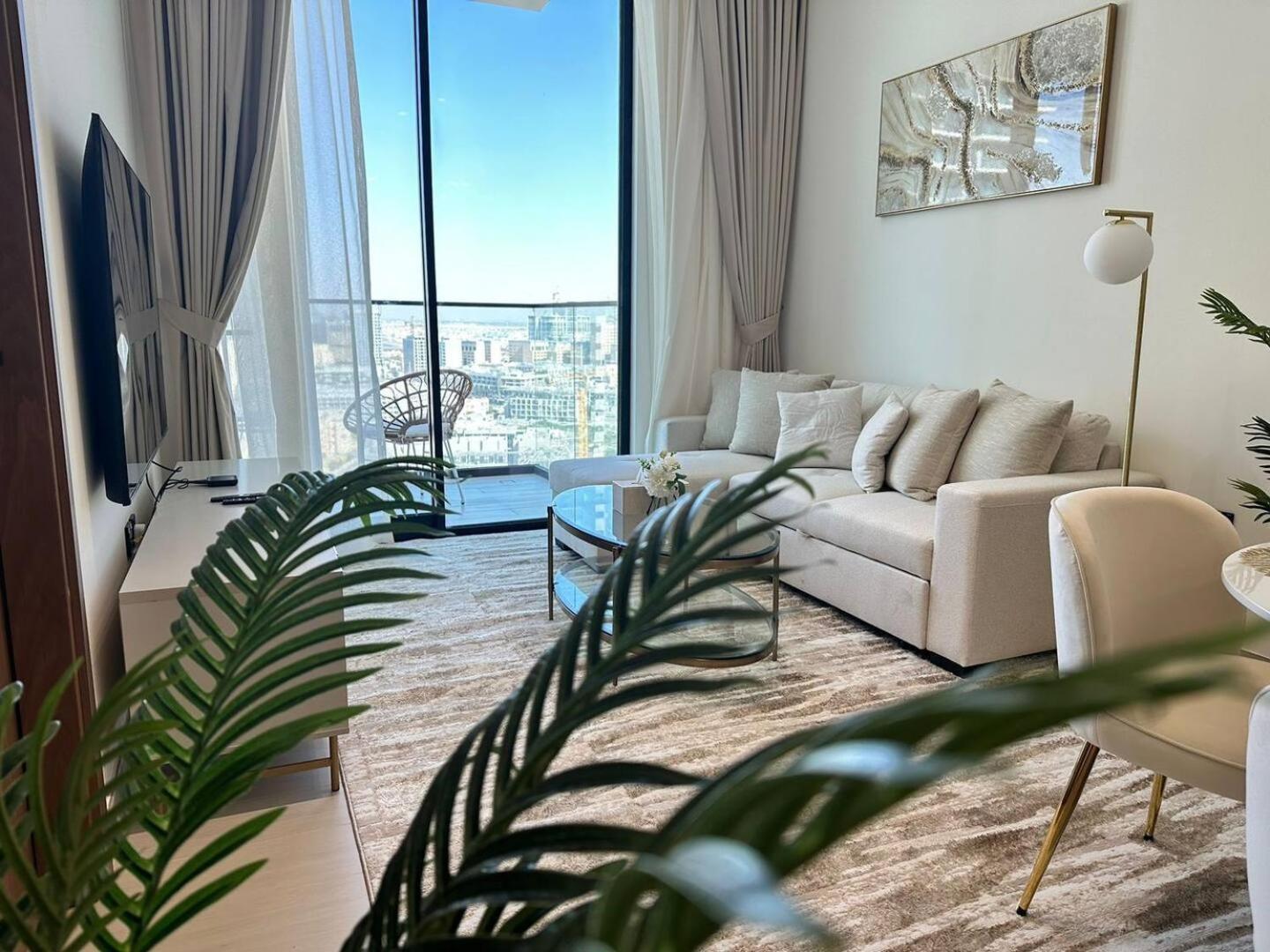 Apartment Elegant Urban 1 Bedroom In Jvc *